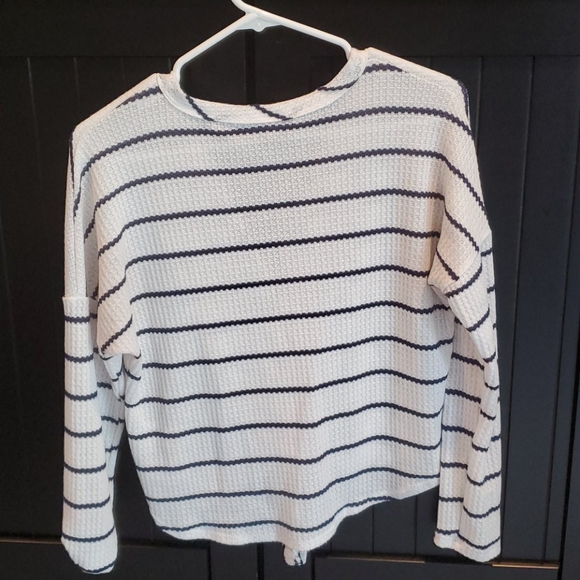 Oversized 3 button top - Picture 4 of 6